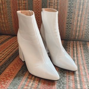 WHITE GOGO BOOTS